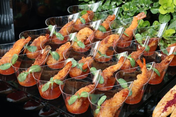 ¿Qué alimentos son ricos en fibra y favorecen la saciedad?